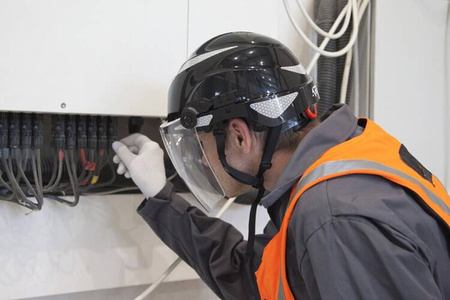 Kask Przemysłowy ATRA 20S Elektroizolacyjny With Wizjerką I Osłoną Red